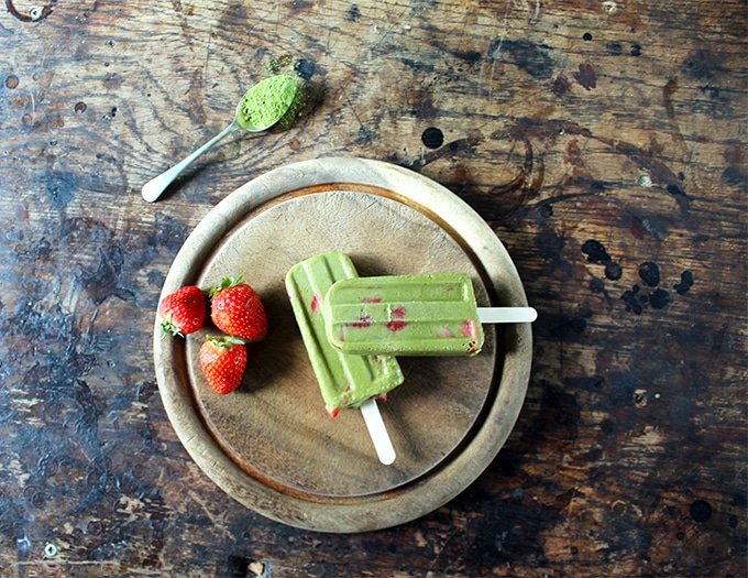 Popsicles à la fraise et au matcha