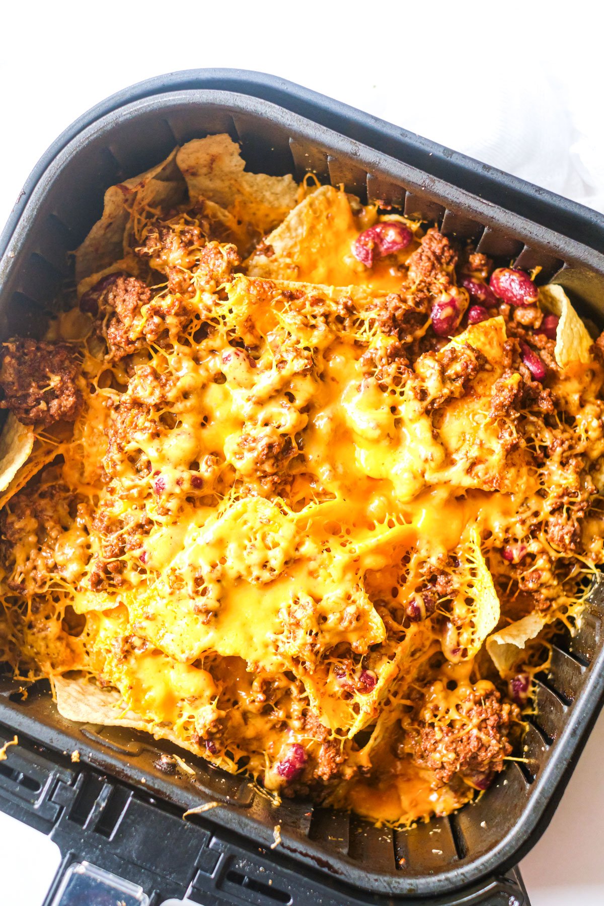 Nachos à la friteuse à air prêts en 10 minutes